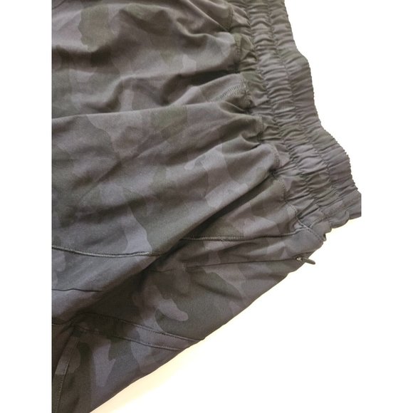 Lululemon Black 2 Track That Short *5" Heritage 365 Camo Deep Coal Multi - Picture 3 of 7